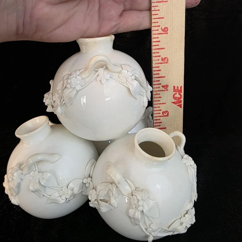 1877 Antique Royal Worcester‎ Aesthetic Movement Four Well Globe Bud Vase White
